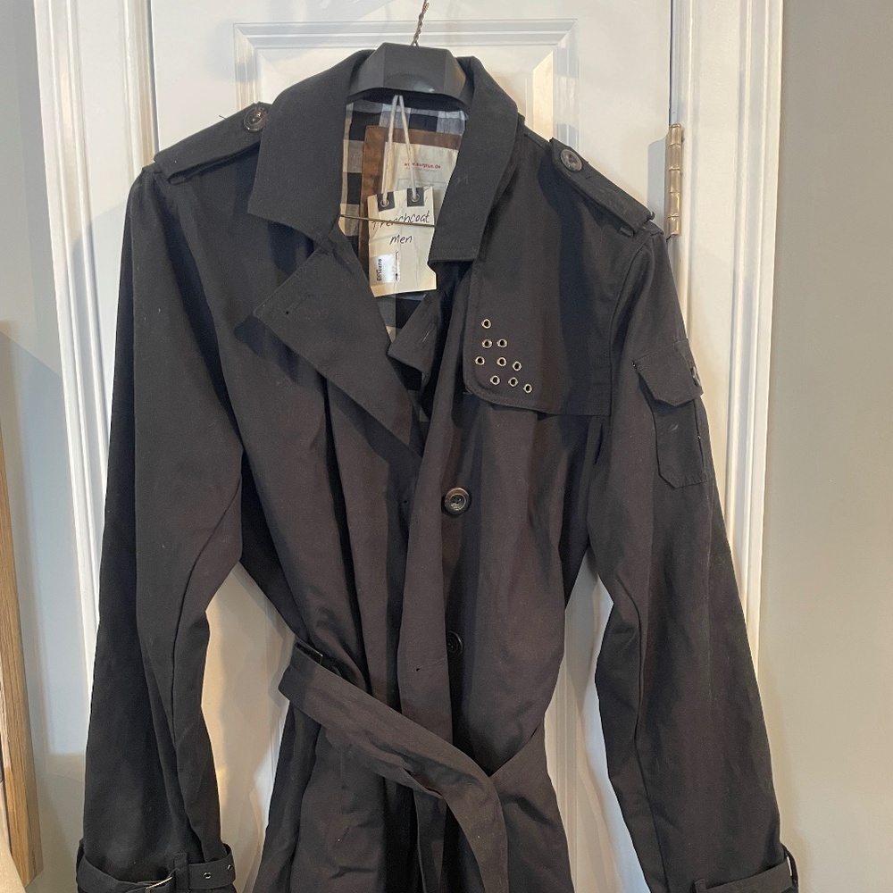 Black Trenchcoat for men or women